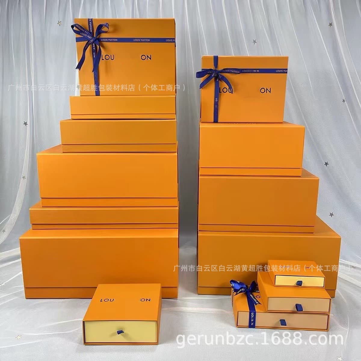Spot European and American big-name L family Lvjia magnetic folding box magnetic buckle box one-piece scarf box clothes gift box packaging