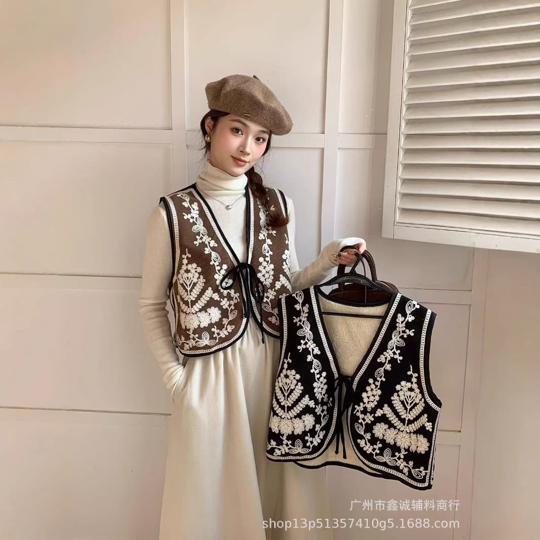 New Chinese Style Embroidered Leather Vest Cardigan V-Neck Fleece-Lined Thickened Sleeveless Embroidered Top Women's Short Waistcoat