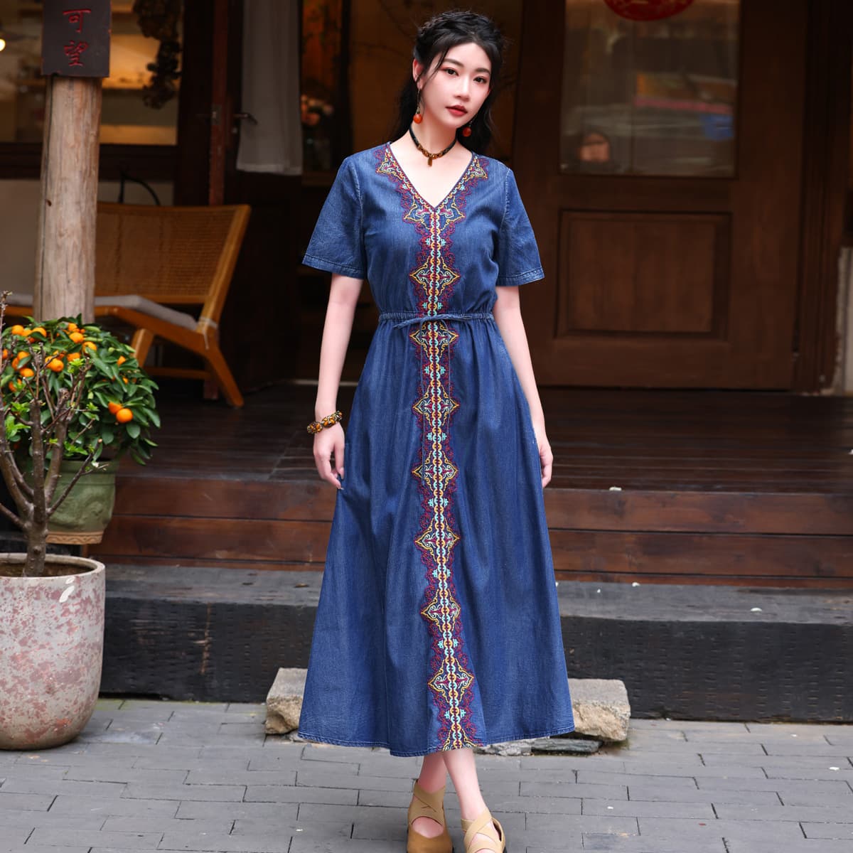 Vintage Embroidered Denim Maxi Dress 2025 Summer New Tie-Waist Slimming V-Neck Dress 82677