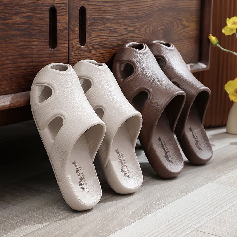 Crocs Men Summer Outdoor Couples Sandals Hollow Breathable Home Shoes Anti-Slip Soft Sole Women Closed-Toe Beach Shoes