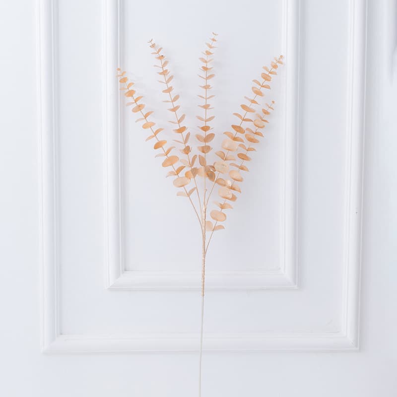 Golden artificial flowers, golden eucalyptus leaves, ginkgo leaves, heart-shaped leaves, phoenix tails, wedding decorations, New Year's Eve lucky bucket flower arrangement