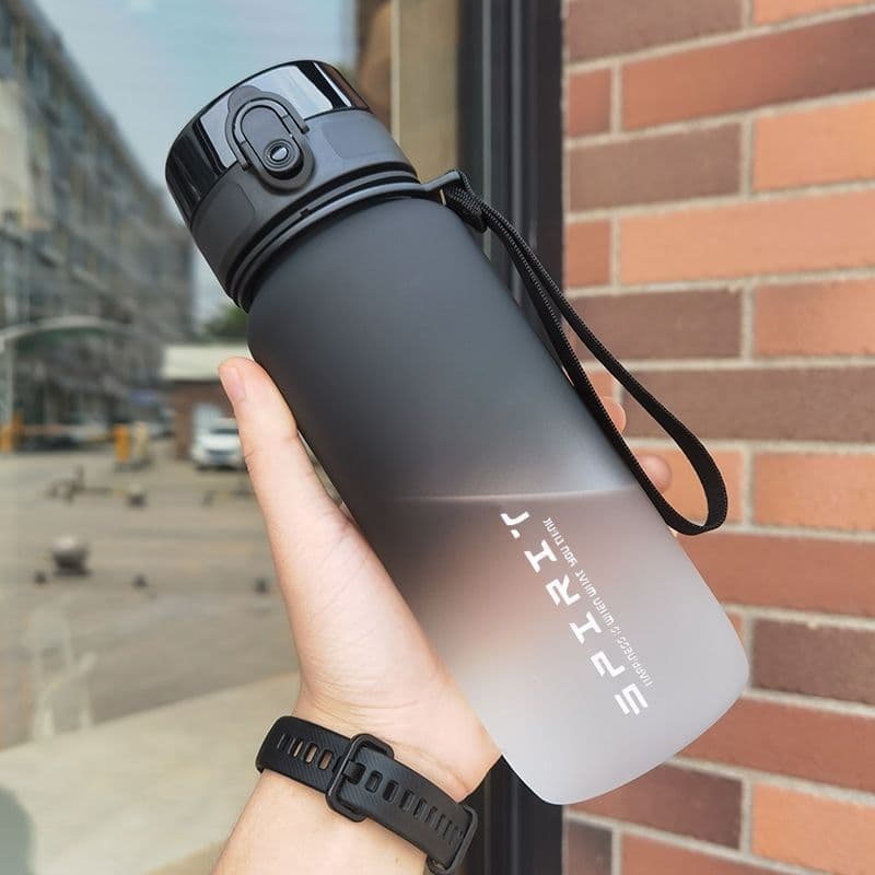 Large Capacity Sports Water Bottle for Men and Women, Outdoor Water Jug for Students, High Appearance Fitness Summer Gradient Frosted Plastic Cup