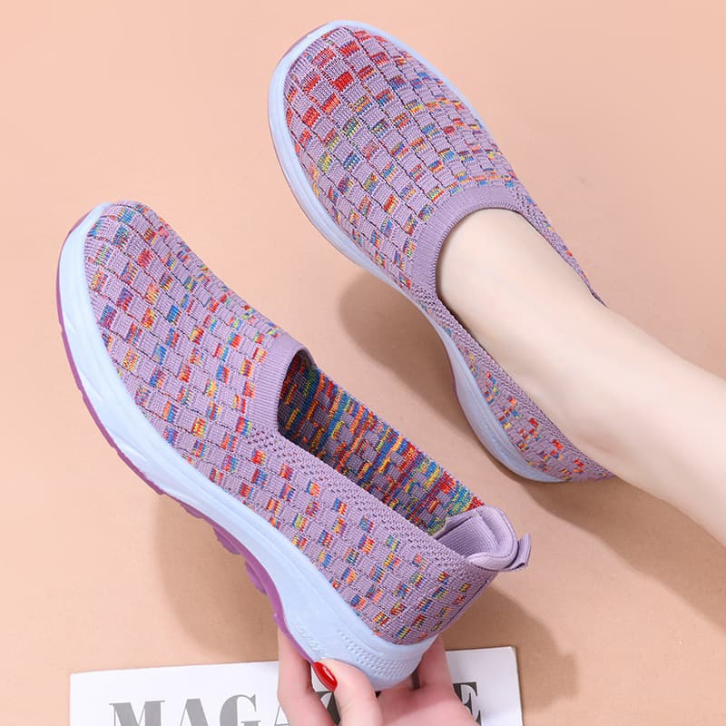 Old Beijing Cloth Shoes Women's 2026 Spring New Elderly Walking Shoes Lightweight Sneakers Non-slip Soft Sole Mother Shoes