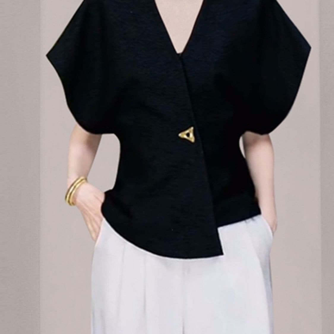 French light mature style V-neck solid color waist vest for women 2026 spring and summer new slimming outer top