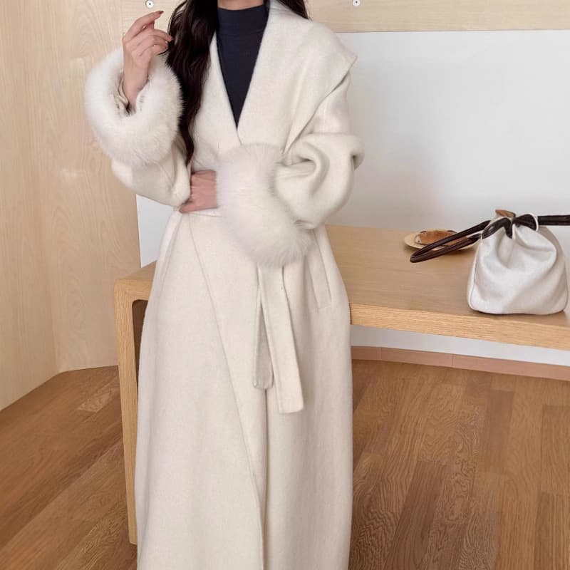 Elegant Long Double-Sided Wool Coat with Fur Trim and Tie Waist
