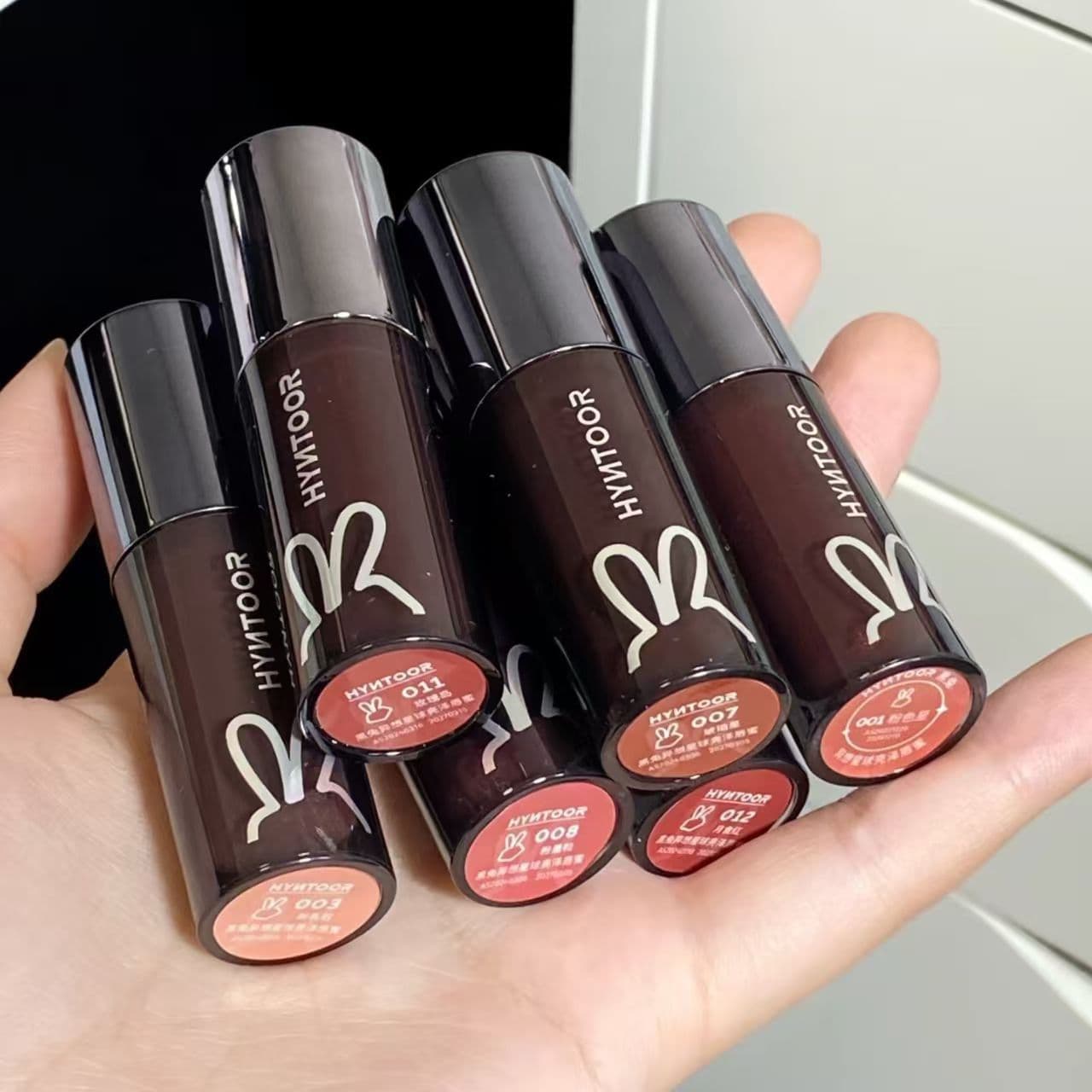HYNTOOR Black Rabbit Fantasy Planet Lip Gloss 003 Powder Milk Stone Exfoliates Dead Skin and Diminishes Lip Lines Lip Oil Watery Lip Glaze for Women