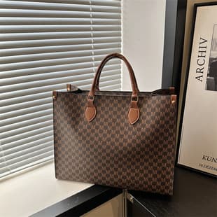 Retro Print 2024 New Fashion Simple Large Capacity Tote Bag Trendy Handheld Commuter Women's Tote