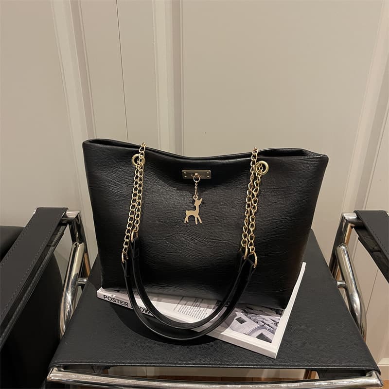 Large-capacity bag for women, this year's popular fashion chain shoulder, high-end, foreign style, versatile commuting frosted tote bag