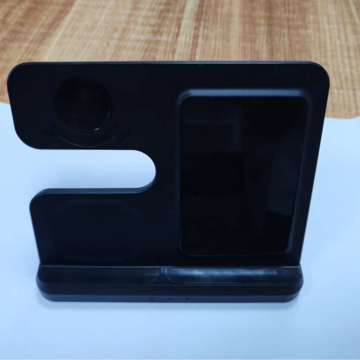 We specialize in custom-made wireless charging cases and bases, as well as other products (custom mold making based on provided drawings or samples is available).