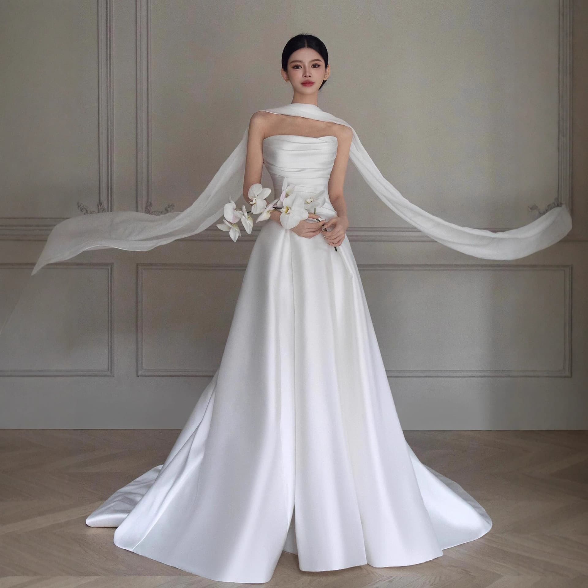 High-End Satin Light Wedding Dress French Tube Top White Tail Wedding Dress Elegant Engagement Welcome Banquet Dress