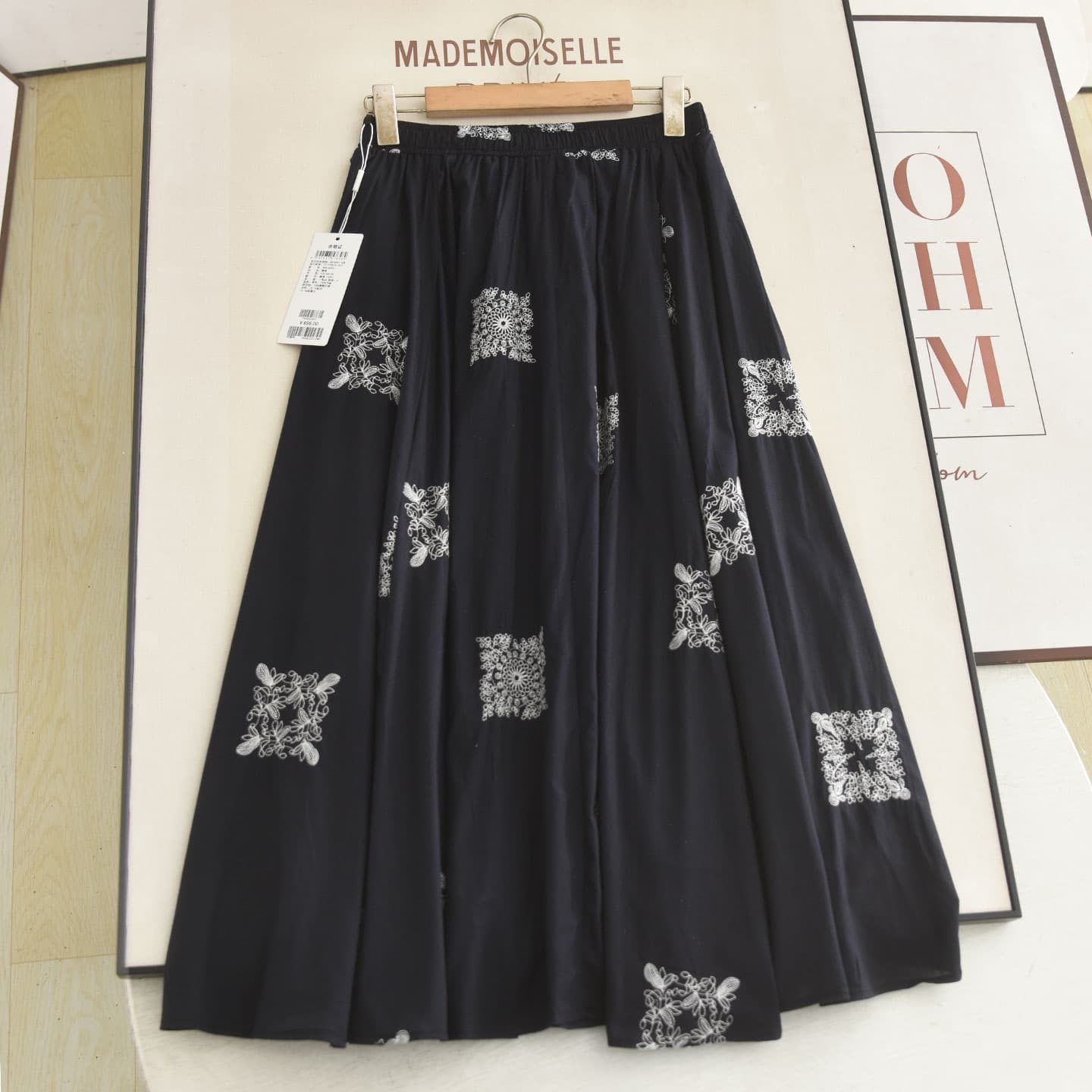 Foreign trade women's clothing, heavy embroidery! Lyocell ramie navy blue skirt high waist slimming temperament A-line skirt