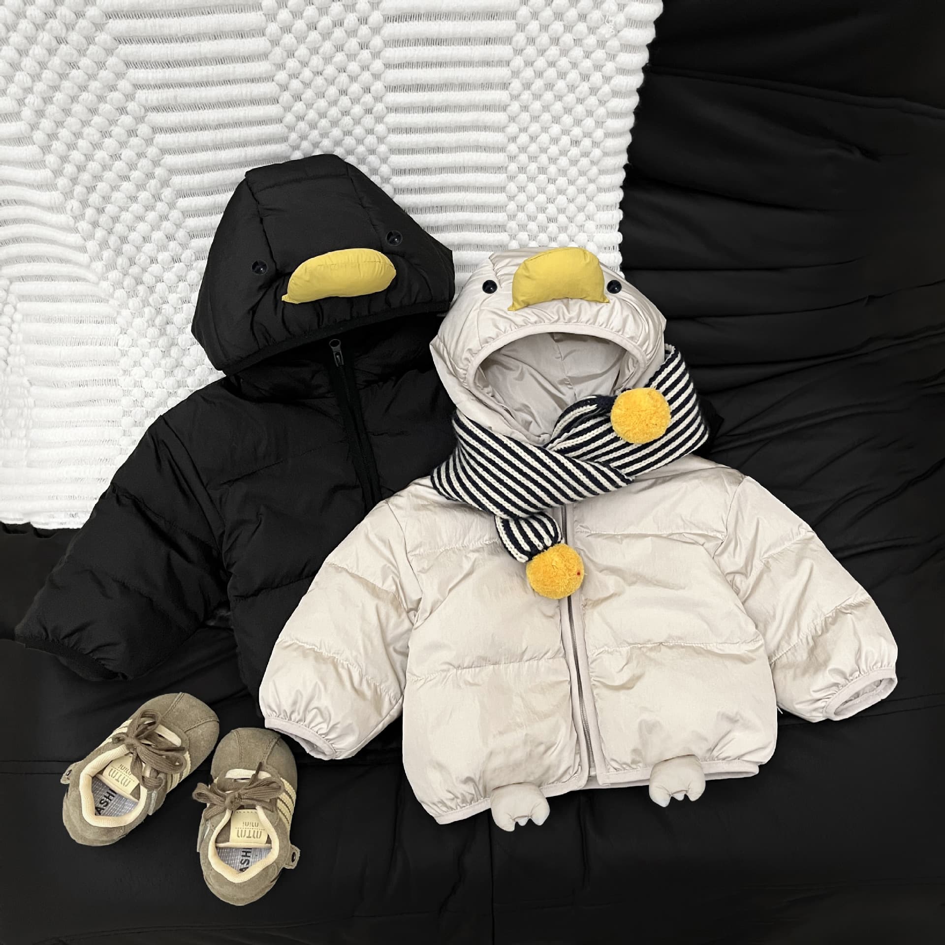 Super cute baby clothes winter cute baby cartoon white duck down warm down jacket children Korean winter jacket