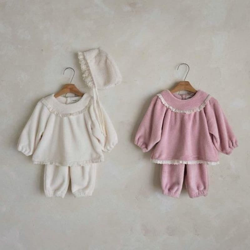 Girls' polar fleece lace suit 2026 winter new baby girl sweet and cute long-sleeved trousers two-piece set