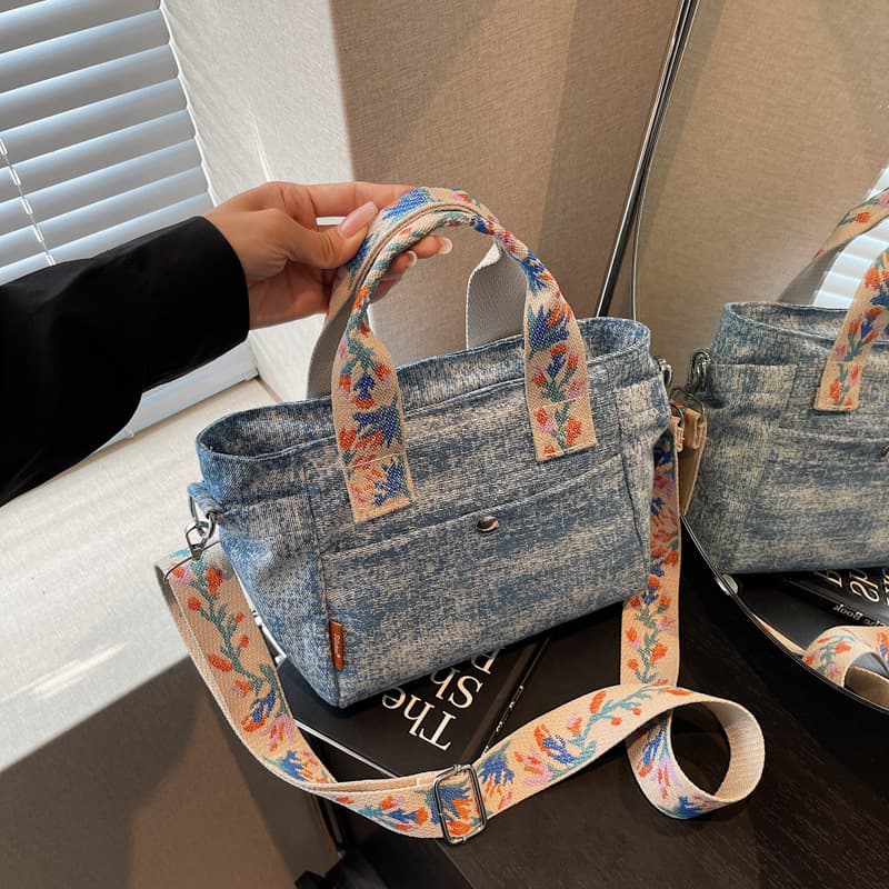 Fashionable Sweet Textured Denim Crossbody Bag for Women, New Style with Colorful Ribbon, Trendy, Durable, Commuter Shoulder Bag