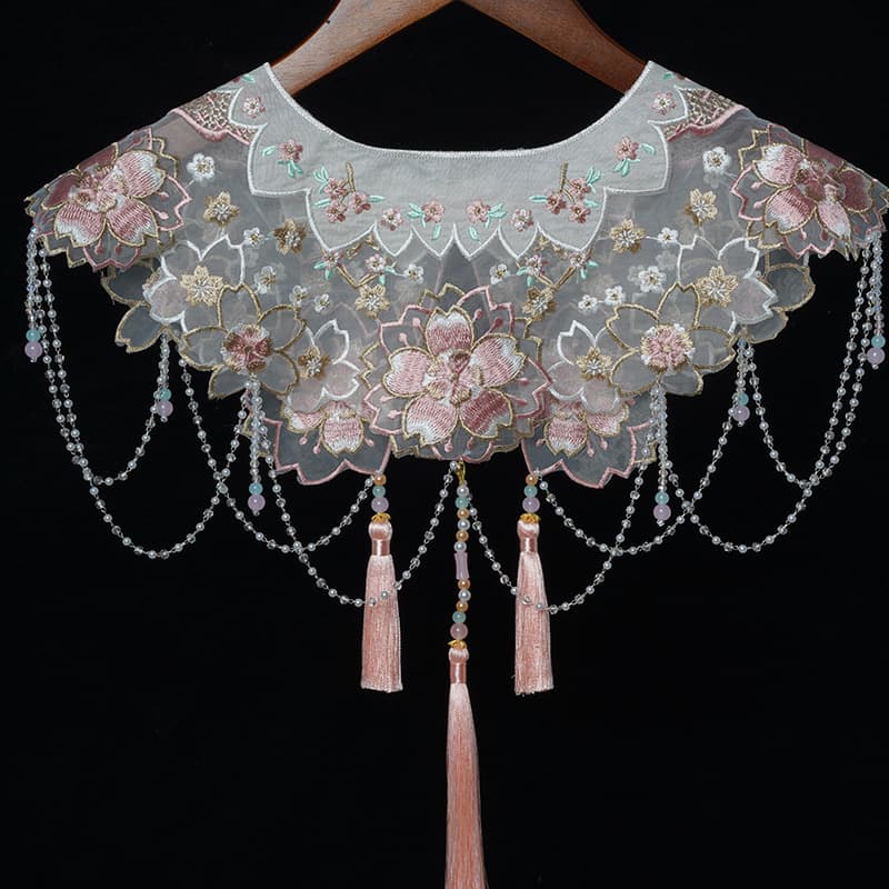 Pink cloud-shoulder horse-face skirt with embroidered tassels, retro shawl, traditional Chinese style Hanfu, pearl cloud-shoulder cape, 2025 design.