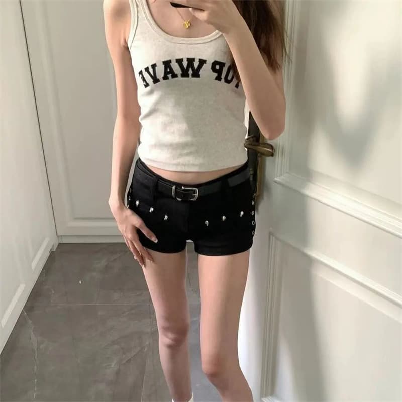 American hot girl y2k black shorts 2026 summer new sexy low waist hip rivet denim super shorts for women