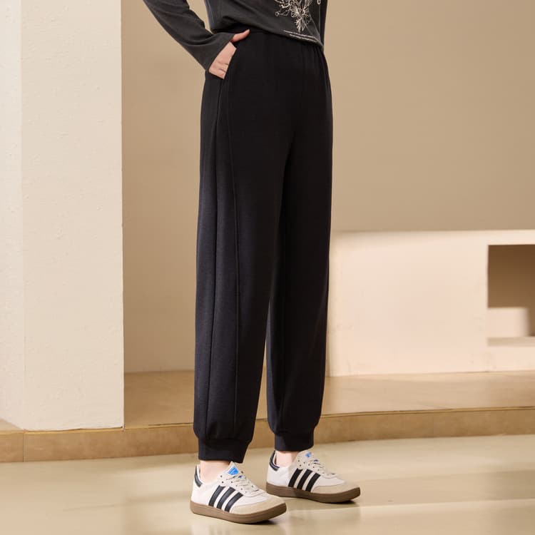 [Comfortable and Slimming Pants] Slim & Beautiful Plus Size Women's Pants with Elastic Waist, Versatile Casual Pants for Curvy Women, 2025 Winter New Arrival