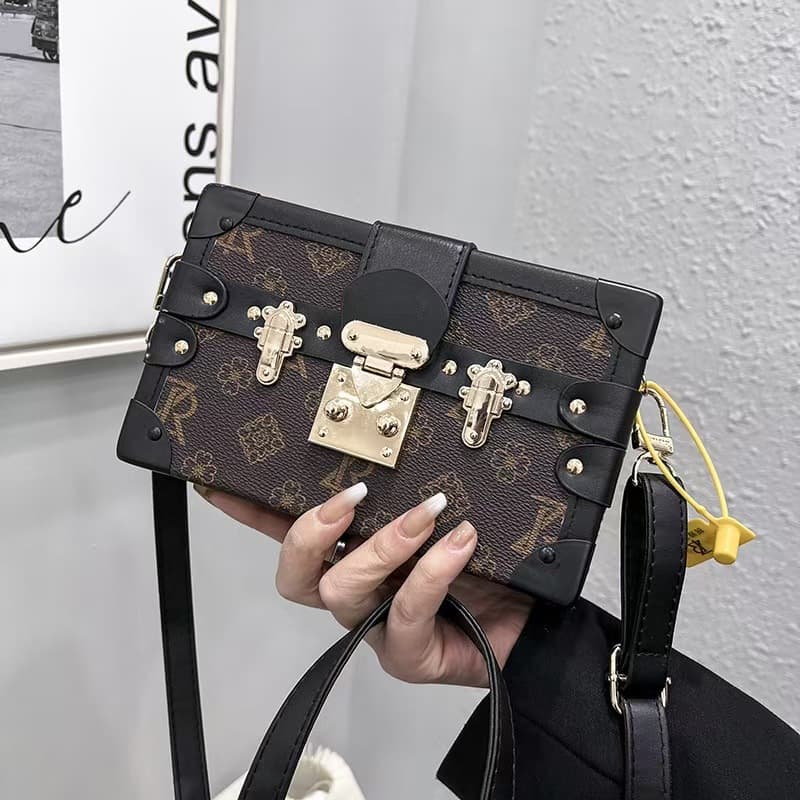 Crossbody Bag Men 2025 New Small Square Bag Ins Trendy Textured Wide Strap Box Bag Women Small Box Crossbody Bag