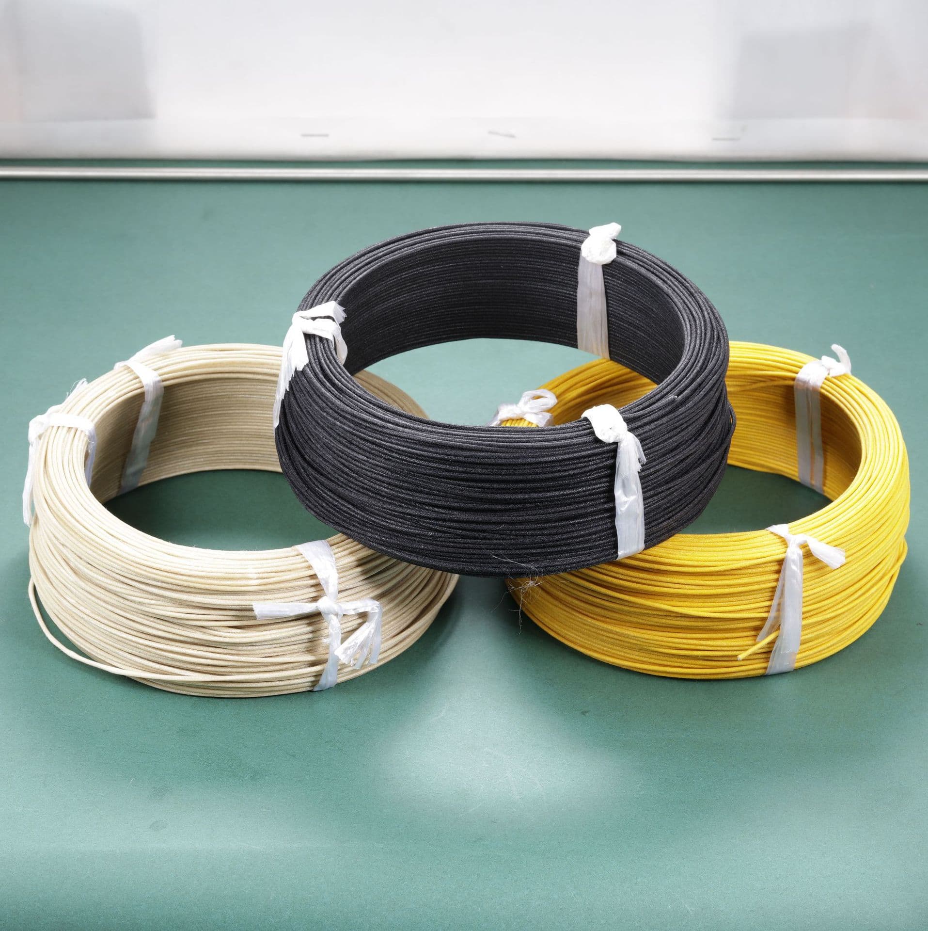 Electric guitar cables, electric bass cables, circuit soldering wires, pickup wires, potentiometer electronic conductors.