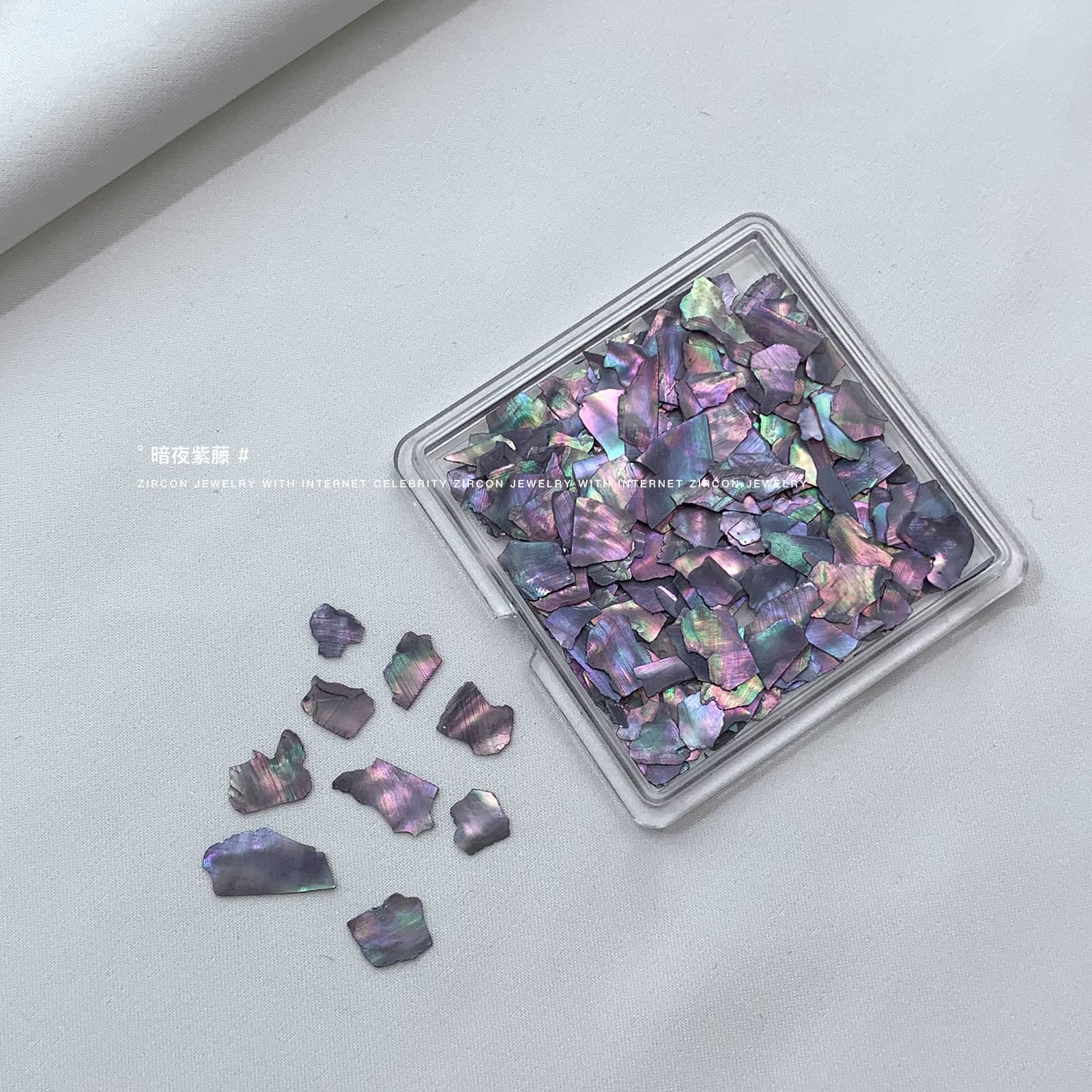 Trendy Irregular Iridescent Shell Flakes Nail Art Decorations New Ultra-Thin Breakable Natural Abalone Shell Flakes Wholesale