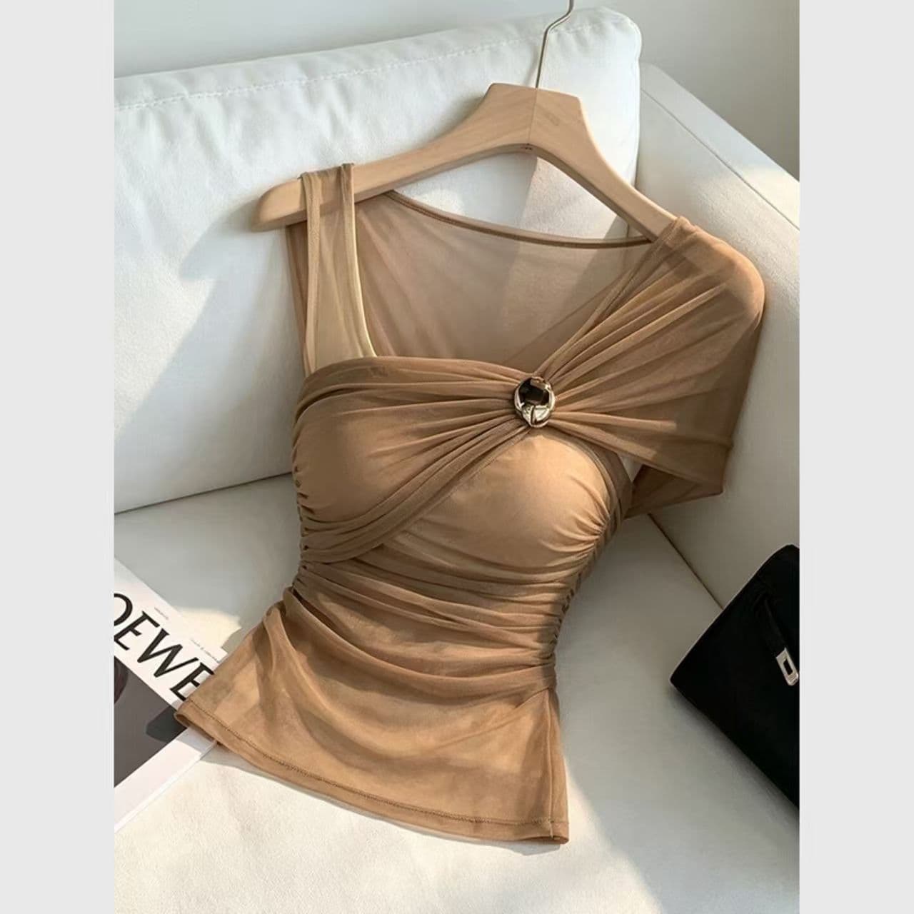 2026 real shot spring and summer new style metal buckle asymmetrical nude elastic fake two-piece bottoming top slim fit hot girl