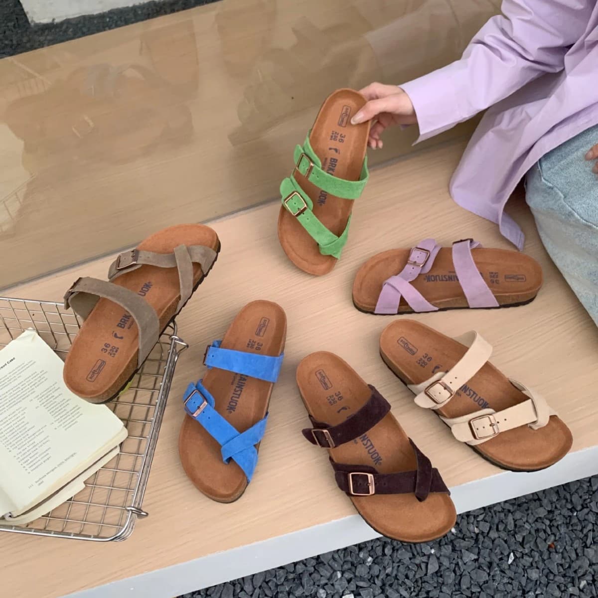Retro Birkenstocks for women, thick-soled double-buckle flip-flops, versatile slippers, frosted leather beach sandals