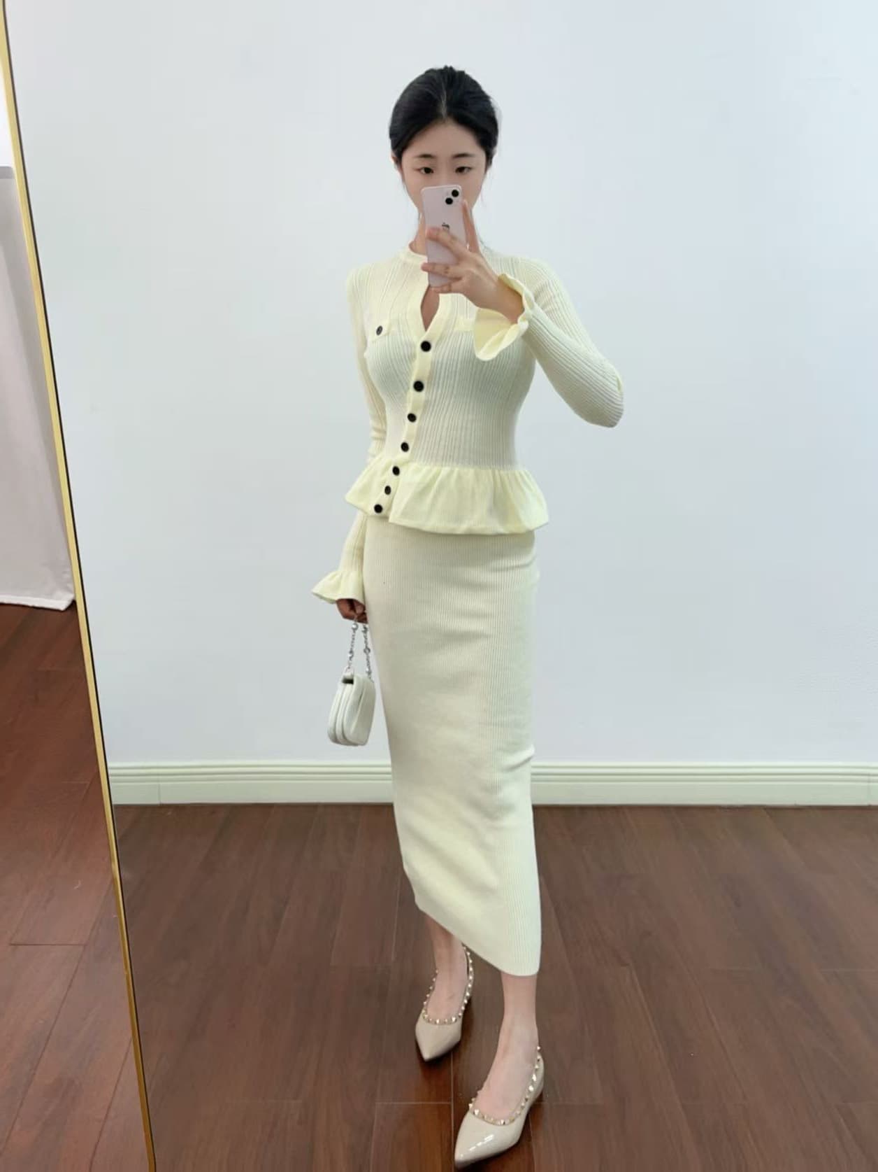 2025SP Autumn Socialite Pure Desire Diagonal Button Flared Sleeve Ruffle Knit Long-Sleeve Bodycon Dress 250331