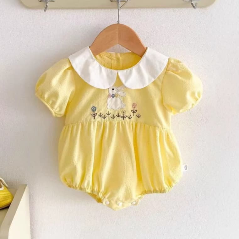 Baby embroidered triangle bag fart clothes 0-1 years old summer baby girl full moon Korean version sweet crawler one-year-old one-year-old one-piece suit