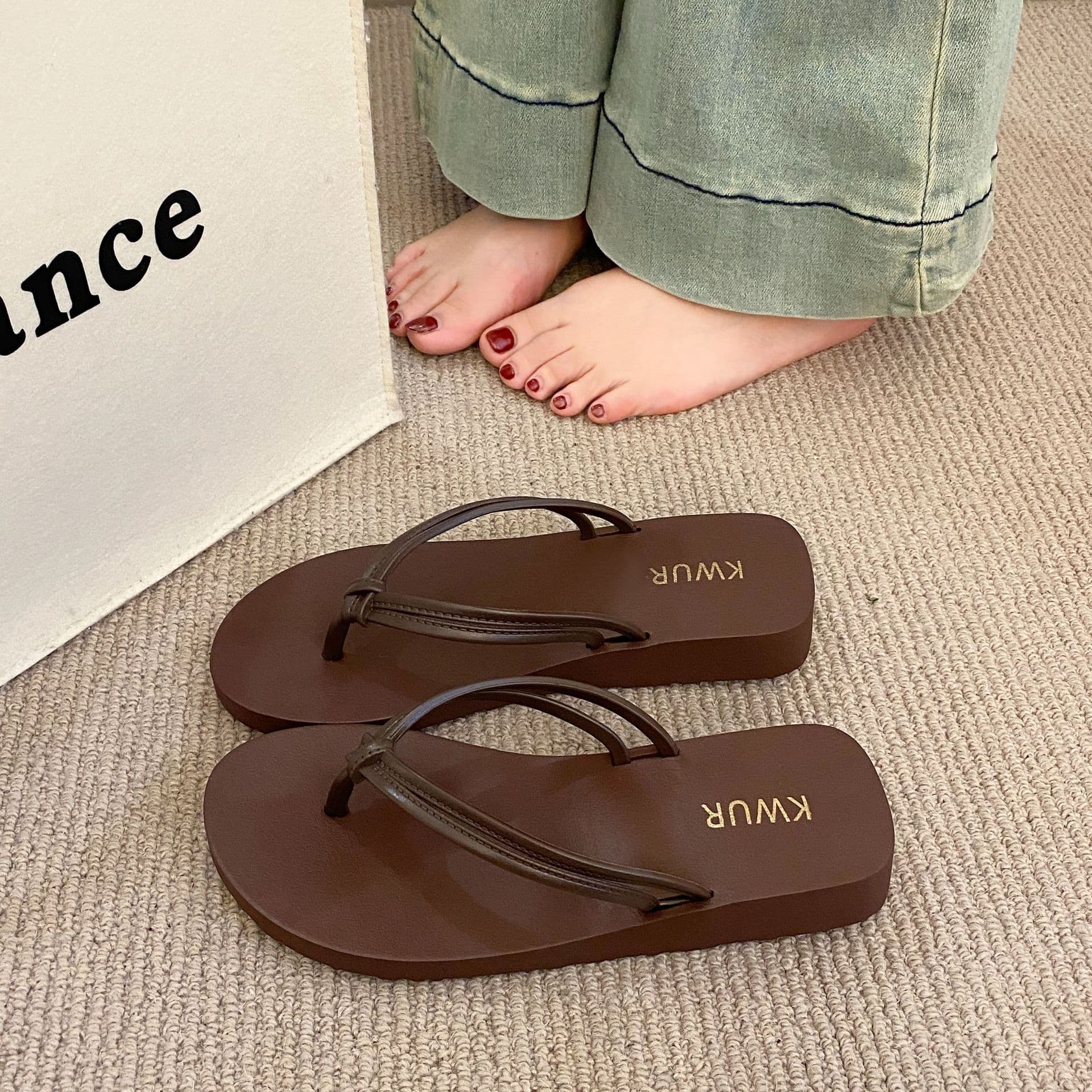 Women's Flip Flops Summer Wedge 3cm Fashion Outdoor High Heel Sandals Thick Sole Non-Slip Beach Sandals Women