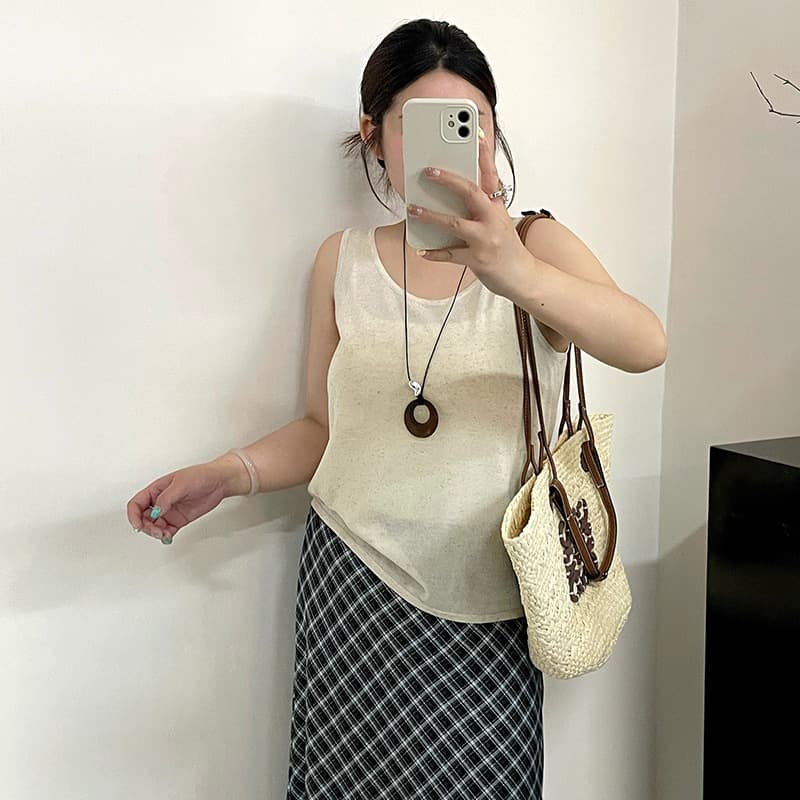 Plus Size Women's Outerwear and Innerwear Round Neck Sleeveless Knit Top 2026 Summer Loose Thin Vest for Plus Size Women 25013