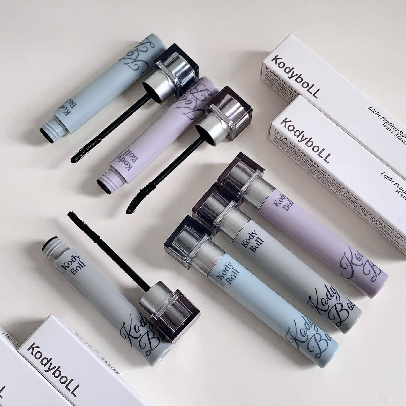 Kodyboll Light Feather Wave Mascara thickens and curls, long-lasting, defined roots, waterproof and sweat-proof, does not smudge