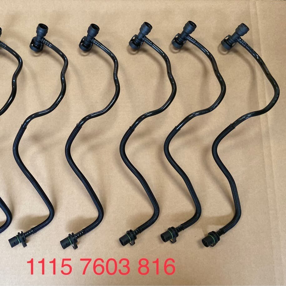 Factory direct sales of cylinder head ventilation vacuum exhaust pipe for BMW F1018151635 (model number 11157603816).
