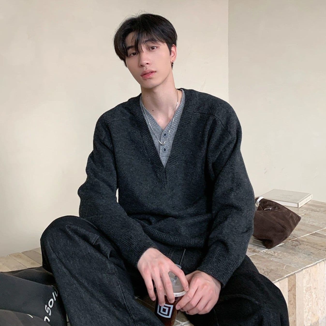 Autumn Winter Korean Style Niche Fake Two-piece Patchwork V-neck Knitwear Men's Lazy Style Solid Color Versatile Pullover Sweater Trendy