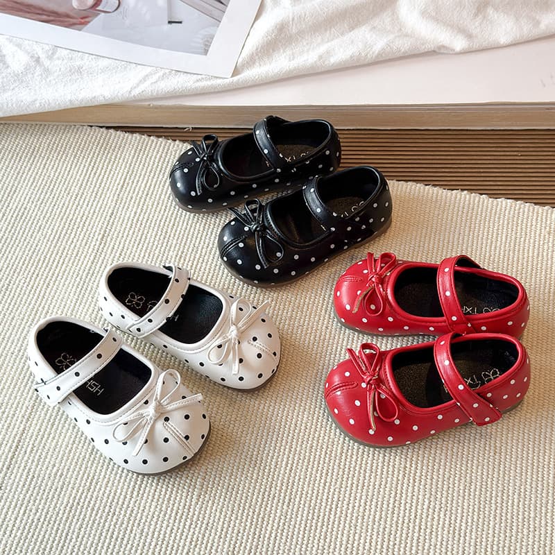 Girls Princess Shoes 2026 Spring/Autumn New Arrival, Baby Vintage Polka Dot Leather Shoes, Split-Toe Dot Flats, Soft Sole