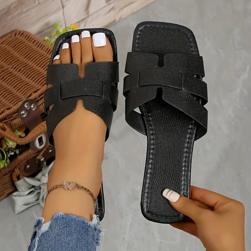 Flat One-Letter Square Toe Simple Casual Slippers for Women Outdoor 2026 New Comfortable Versatile Beach Sandals