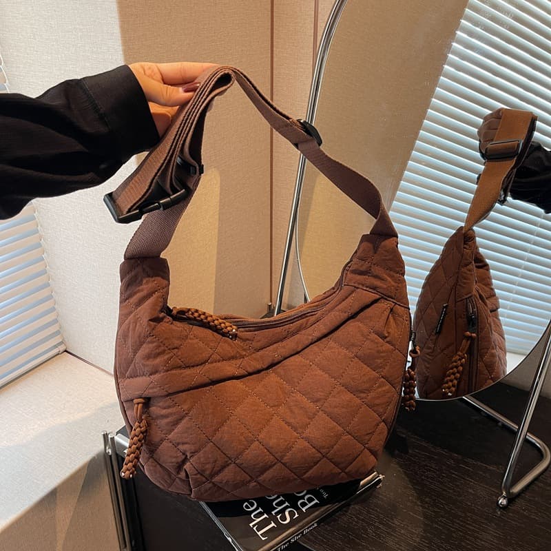 Washed rhombus crossbody bag for women 2026 new cotton clothing bag trendy fashion shoulder bag large capacity commuter dumpling bag