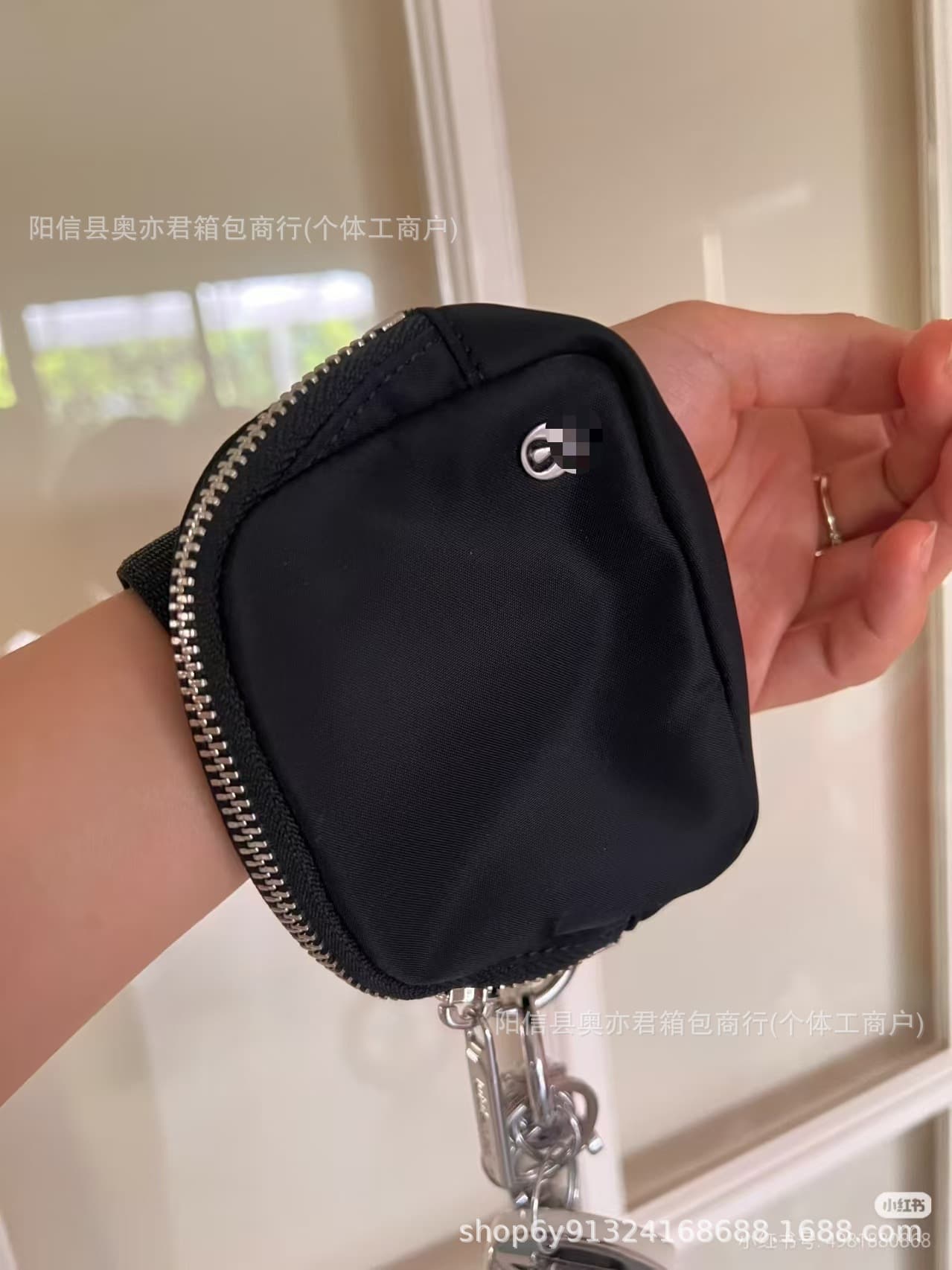 Lulu Jia Sports Arm Bag, Can Be Used as a Pendant, Keychain, etc.