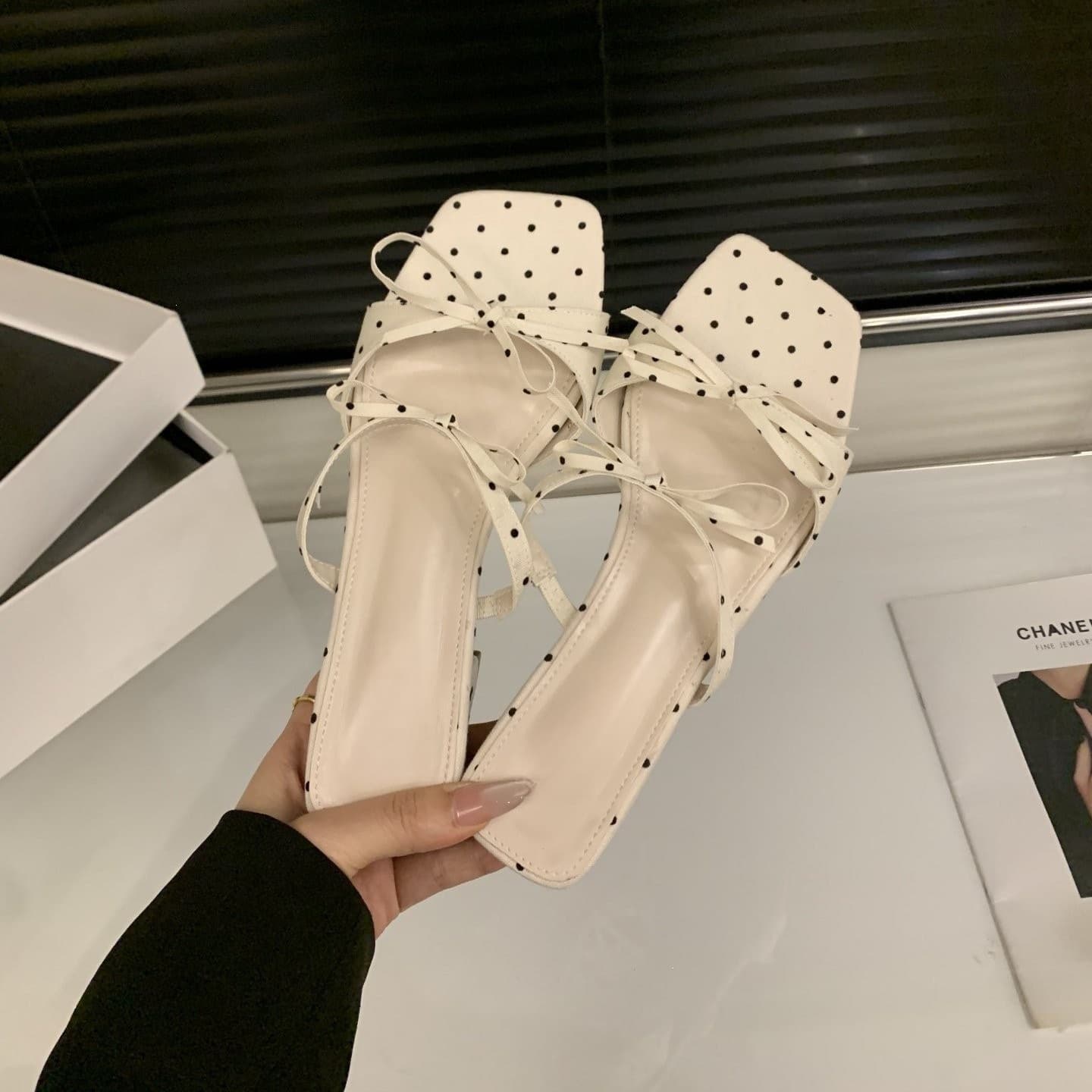 Chuyuji French Style Mid-Heel Elegant Polka Dot Bow Sandals for Women, Suitable for Dresses in Summer 2026