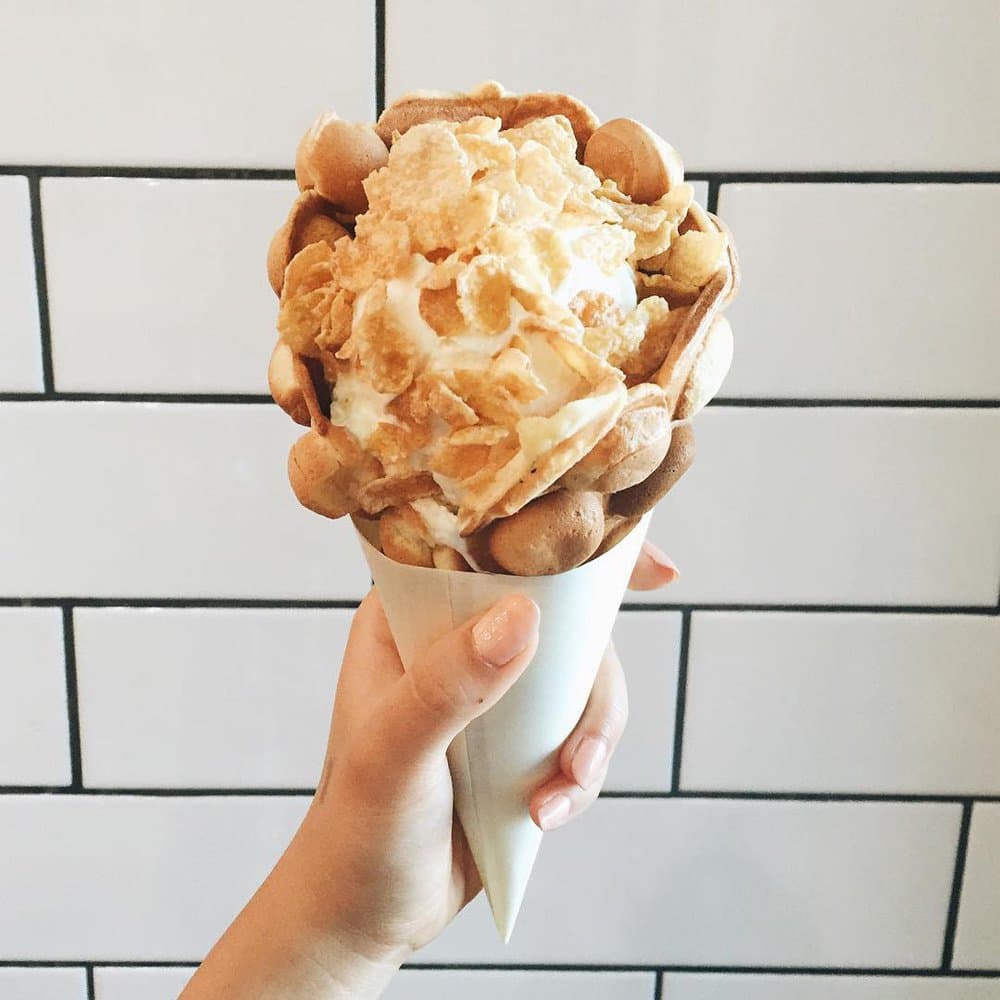 Crêpes hand-held egg waffle cone-shaped triangle bag thickened white kraft paper triangle box 100 pieces per pack