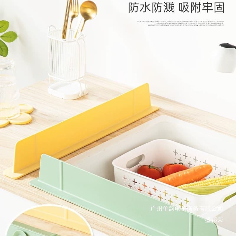 Factory direct sales of silicone sink edge splash guards for kitchen countertops, bathroom sinks, and vegetable washbasins.