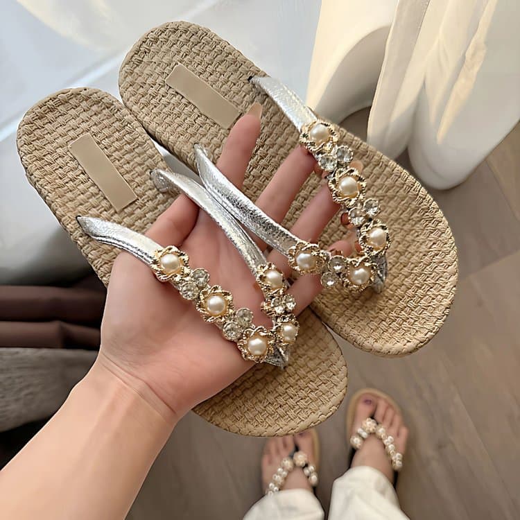 Women's Flip-Flops Summer 2026 New French Style Pearl Rhinestone Outdoor Flat Non-Slip Versatile Beach Sandals