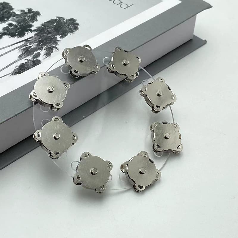 Bag Hardware Accessories Wholesale Hand-sewn Magnetic Snap Button DIY Bag Snap Magnet Clover Invisible Magnetic Buckle