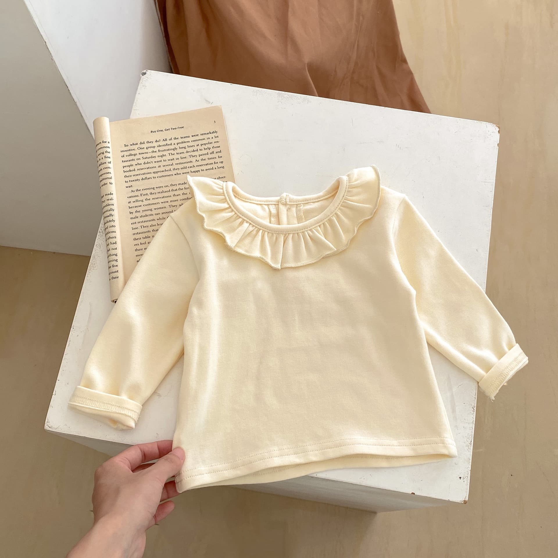 ins2026 spring and autumn clothing for infants and young children, baby girls, lotus leaf collar bottoming shirt, versatile t-shirt, long-sleeved top