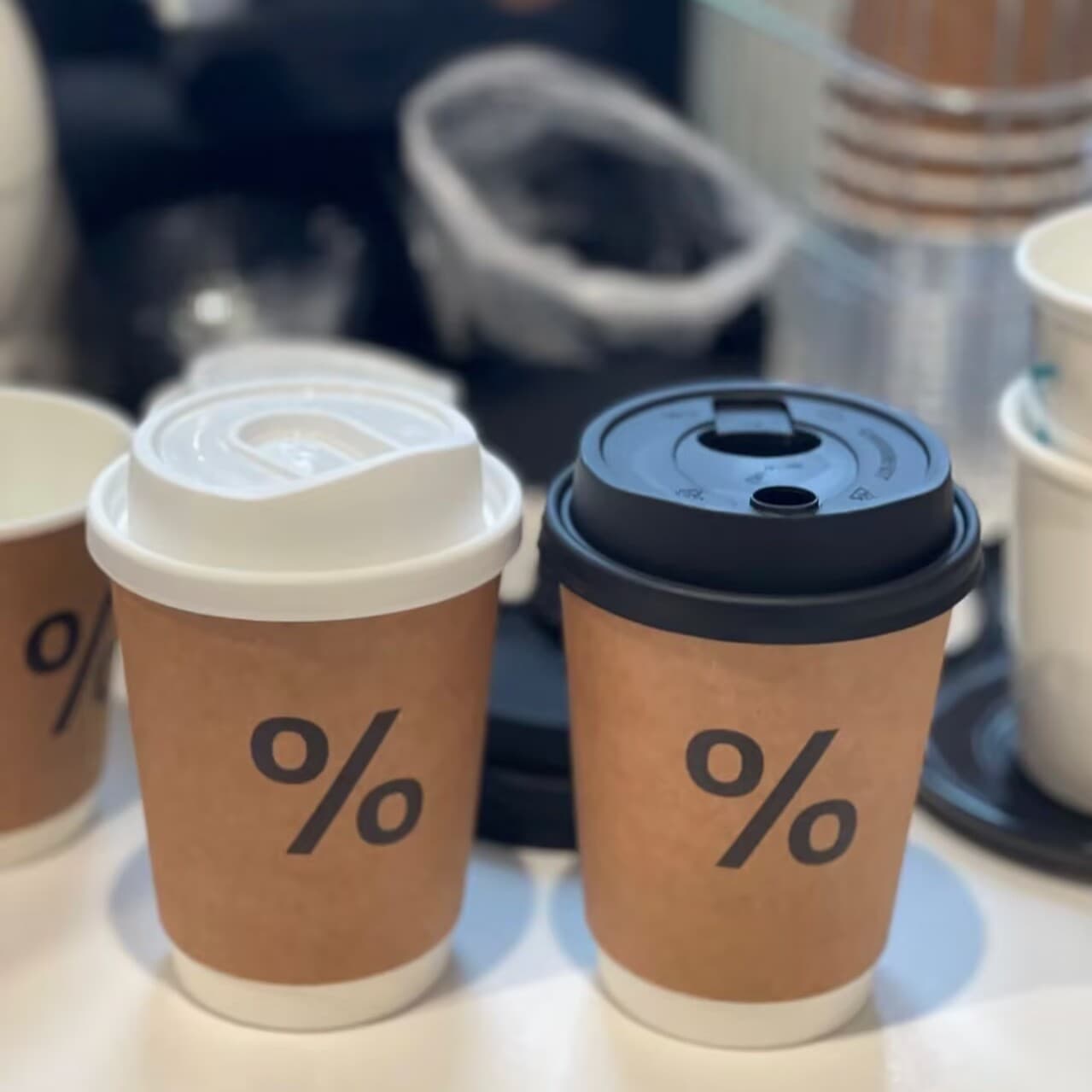 Double-Wall Insulated Disposable Coffee and Milk Tea Paper Cups, Heat-Resistant Hot Drink Cups for Commercial and Office Use with Lids, 1000 pcs