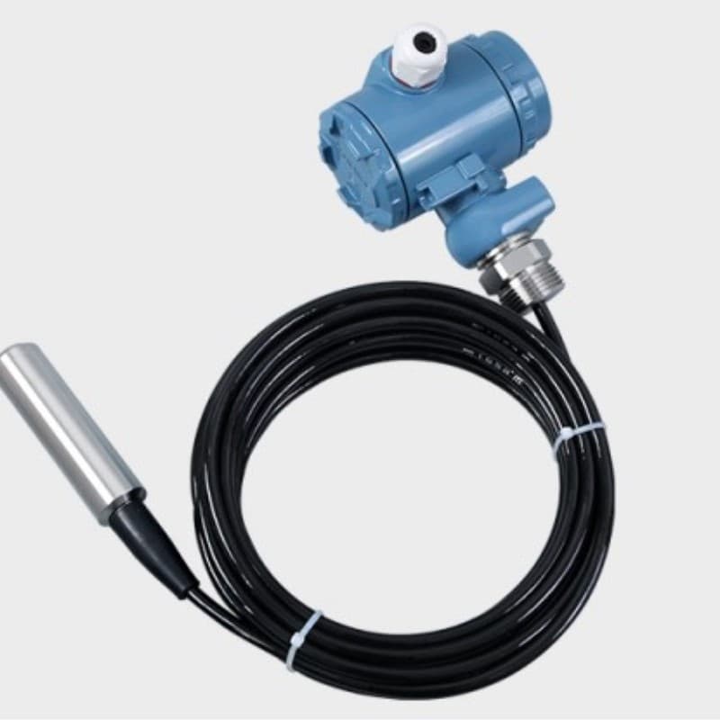 Level transmitter for water tanks and water towers, level gauge, diffused silicon pressure sensor