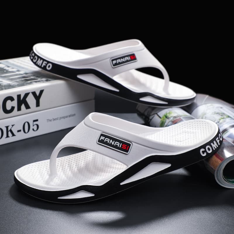 Cross-border Men's and Women's Flip-Flops, Four-Season Outdoor Sandals, Toe-Pinch Couple Casual PVC Slippers, Trendy Wholesale