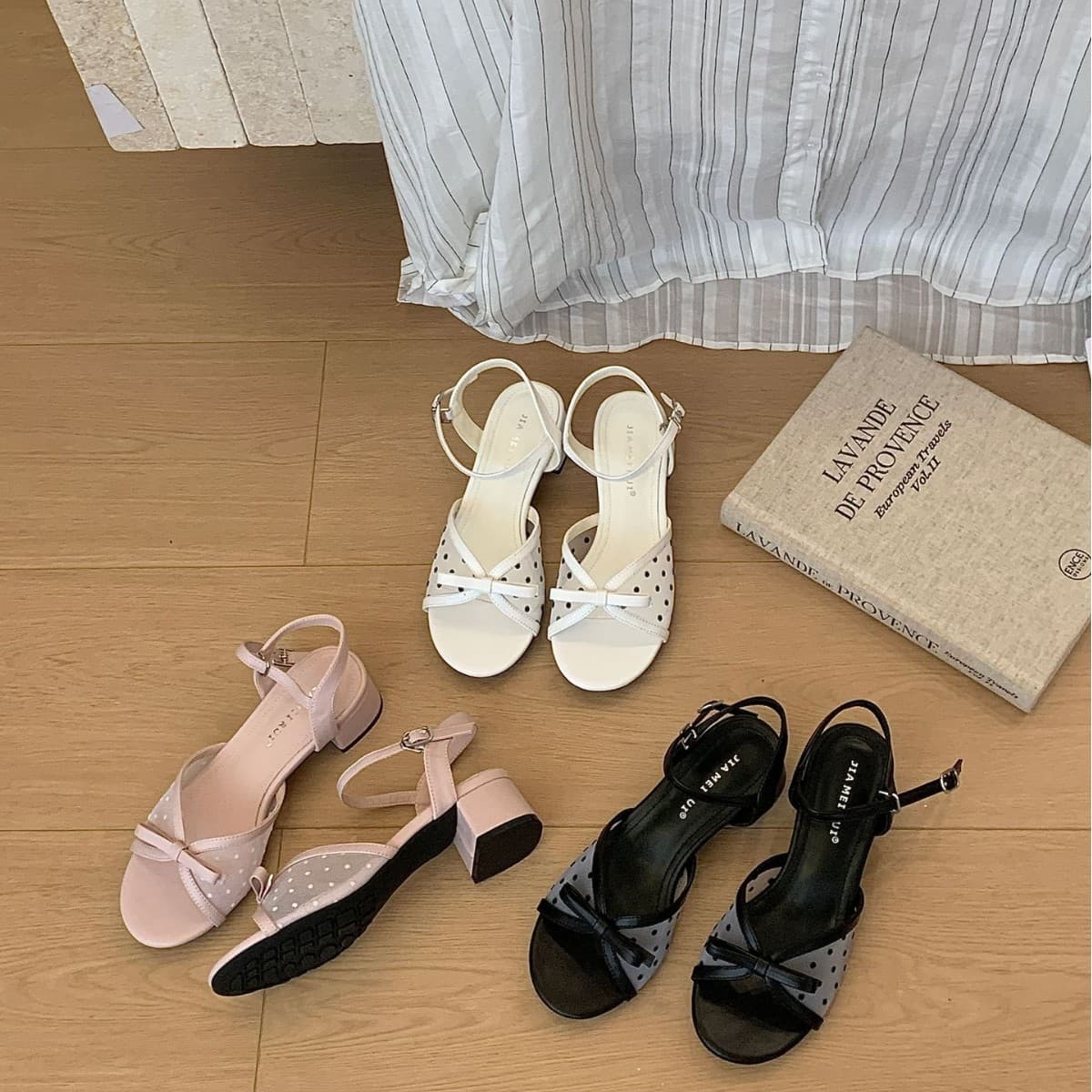 French-style Beautiful Summer Slippers for Women 2026 New Bow Flat Sandals Fairy Style Wedge Heel Beach Shoes