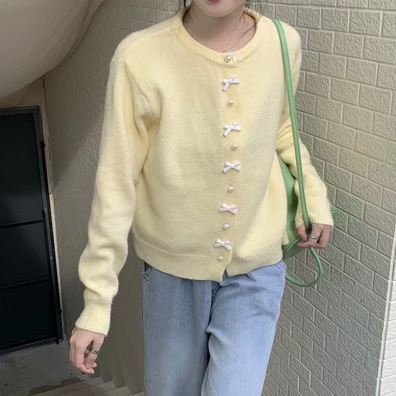 Autumn 2022 New Gentle Style Light Yellow Long-sleeved Sweater Korean Style Design Chic Sweater Coat for Women