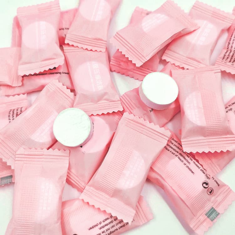 Disposable Compressed Towel Candy White Cleansing Cloth Small Square Portable Hotel Travel Compressed Facial Towel