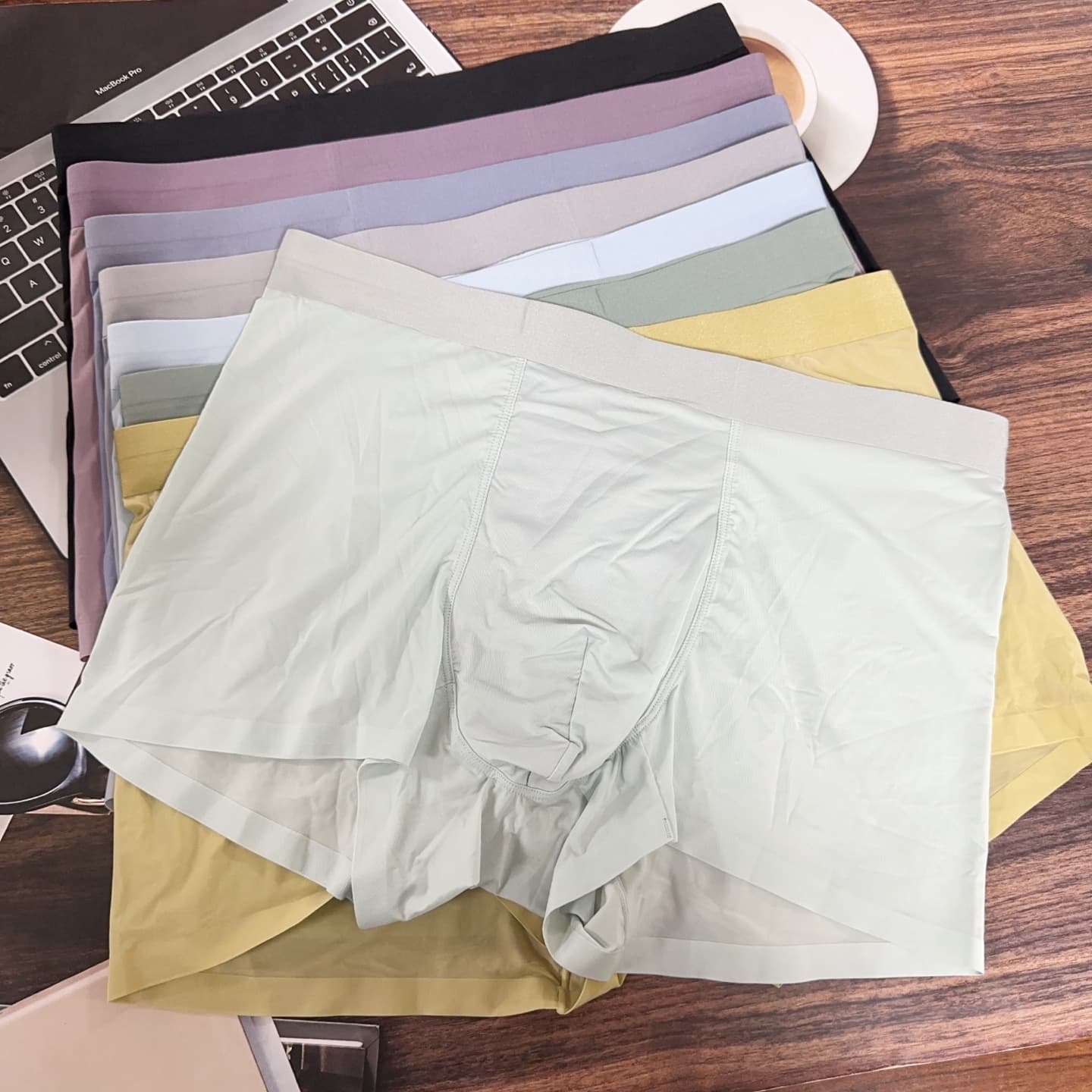 60 Count Ice Silk Seamless Underwear Men's Summer Mulberry Silk Antibacterial Crotch Boxer Underwear Men's Boxer Briefs Wholesale